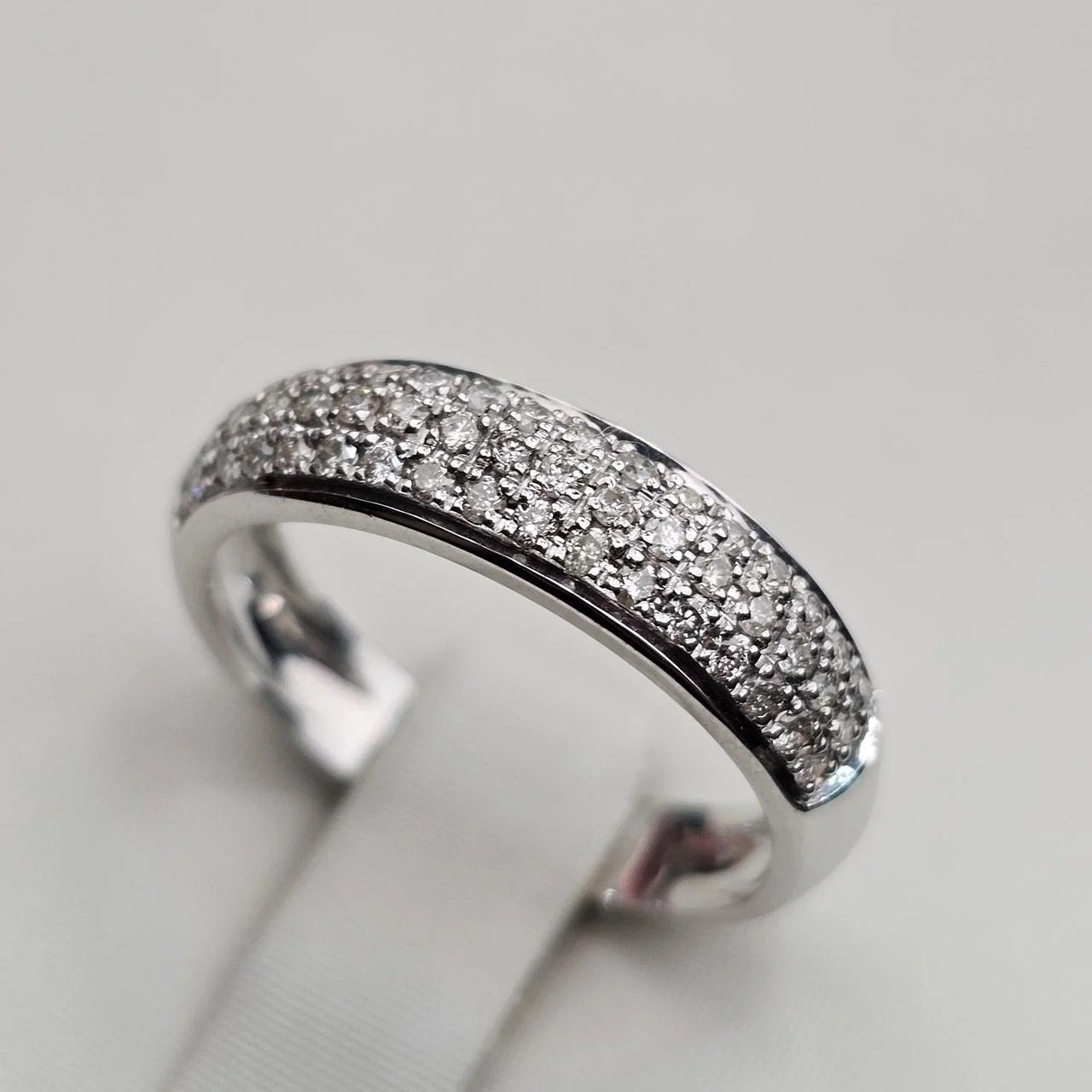 Кольцо Deimantas  111157240 17р 2,47гр 0,38ct. купить,NaN