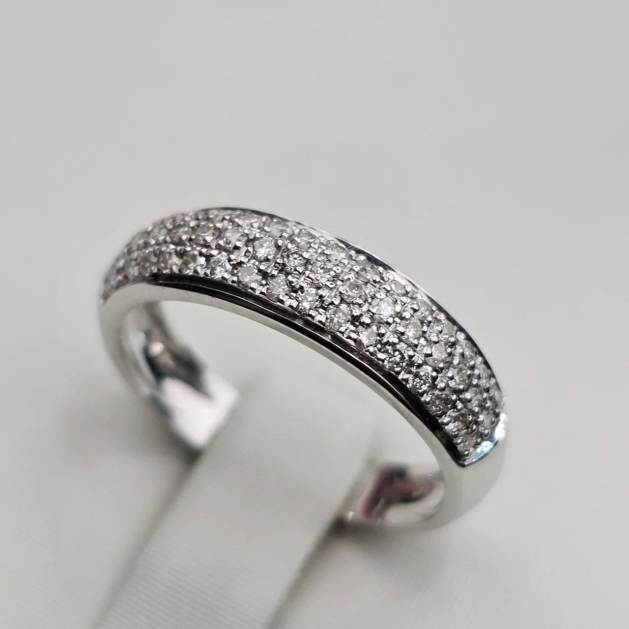 Кольцо Deimantas  111157240 17р 2,47гр 0,38ct. купить,NaN