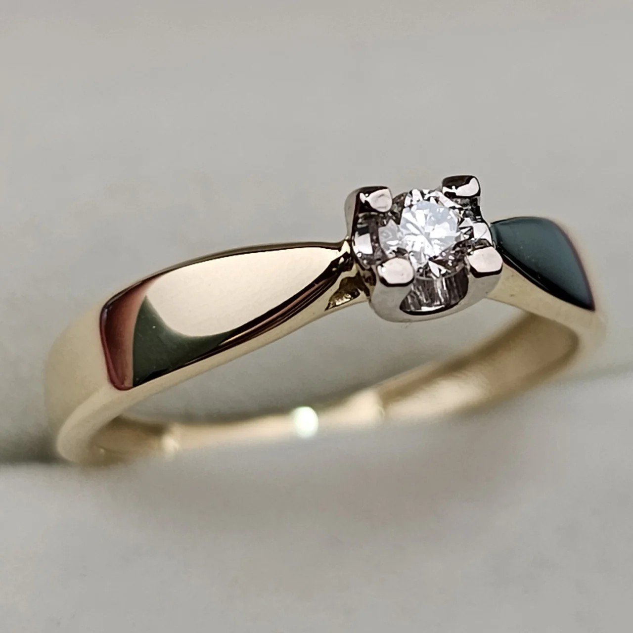 Кольцо Deimantas 110380841 16,5р 1,62гр 0,1ct. купить,NaN