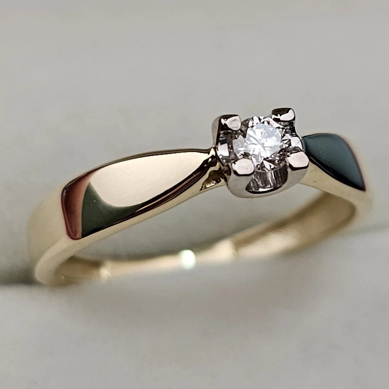 Кольцо Deimantas 110380841 16,5р 1,62гр 0,1ct. купить,NaN