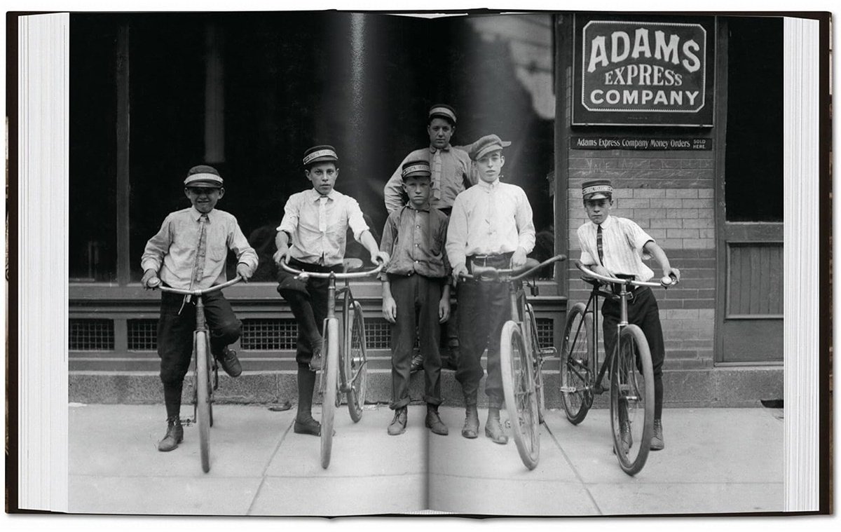 Книга Без автора: Lewis W.&nbsp;Hine. America at Work купить,NaN