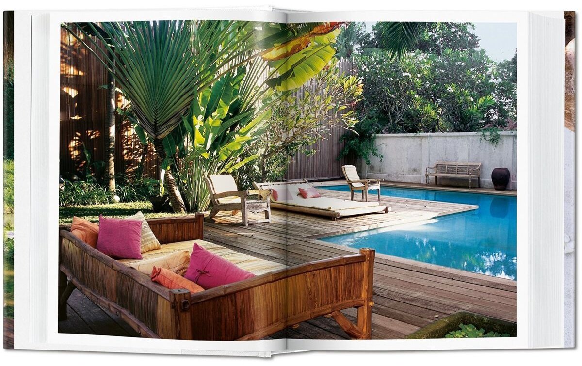 Книга Living in Bali.&nbsp;40th Ed. купить,NaN