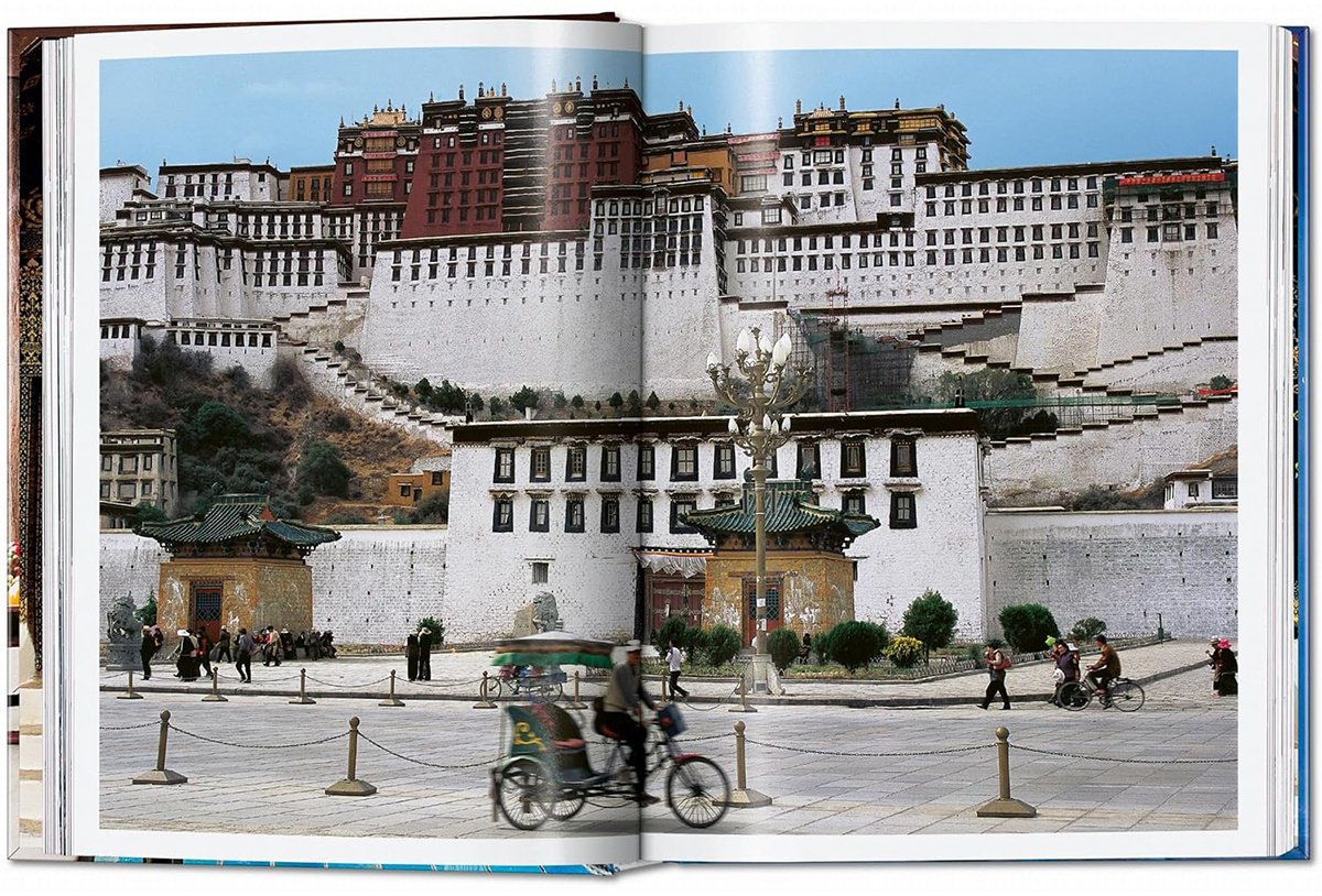 Книга Без автора: Living in Asia.&nbsp;40th Ed. купить,NaN