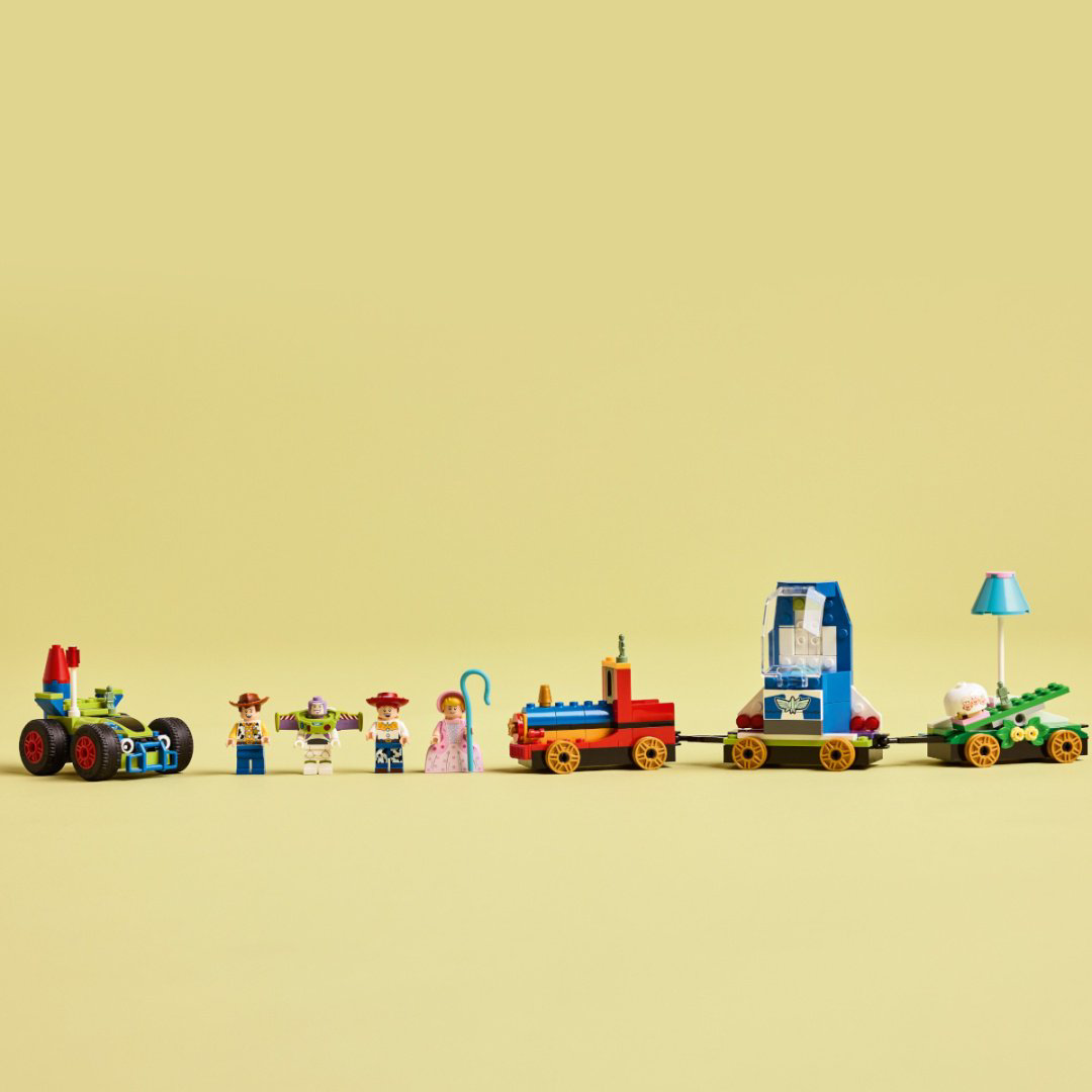 Конструктор LEGO Праздничный поезд "История игрушек" Disney, деталей 206 шт купить,NaN