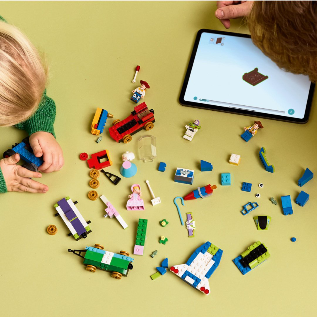 Конструктор LEGO Праздничный поезд "История игрушек" Disney, деталей 206 шт купить,NaN