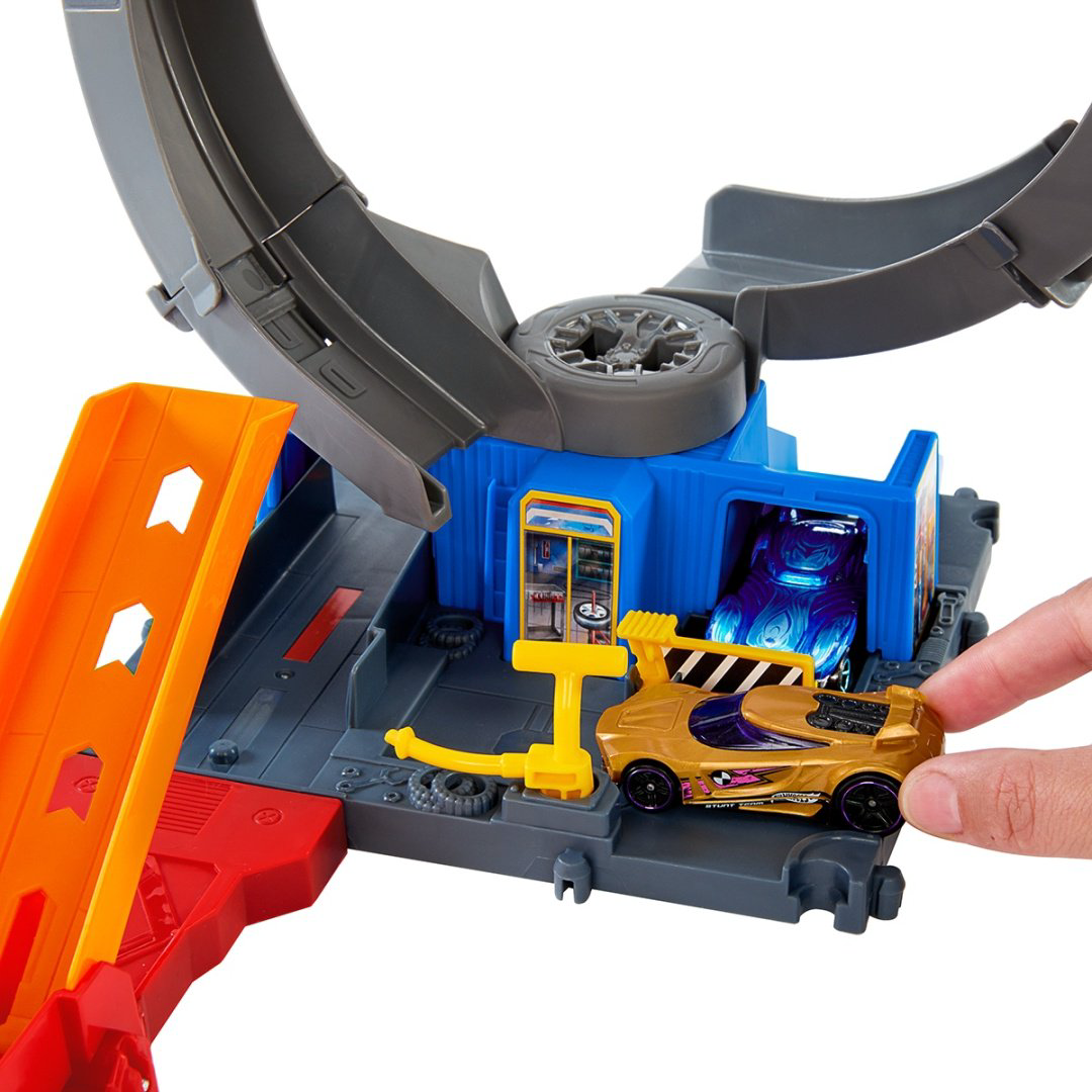 Hot Wheels Атака летучей мыши на магазин шин HTN780, пластик, металл, мультиколор купить,NaN