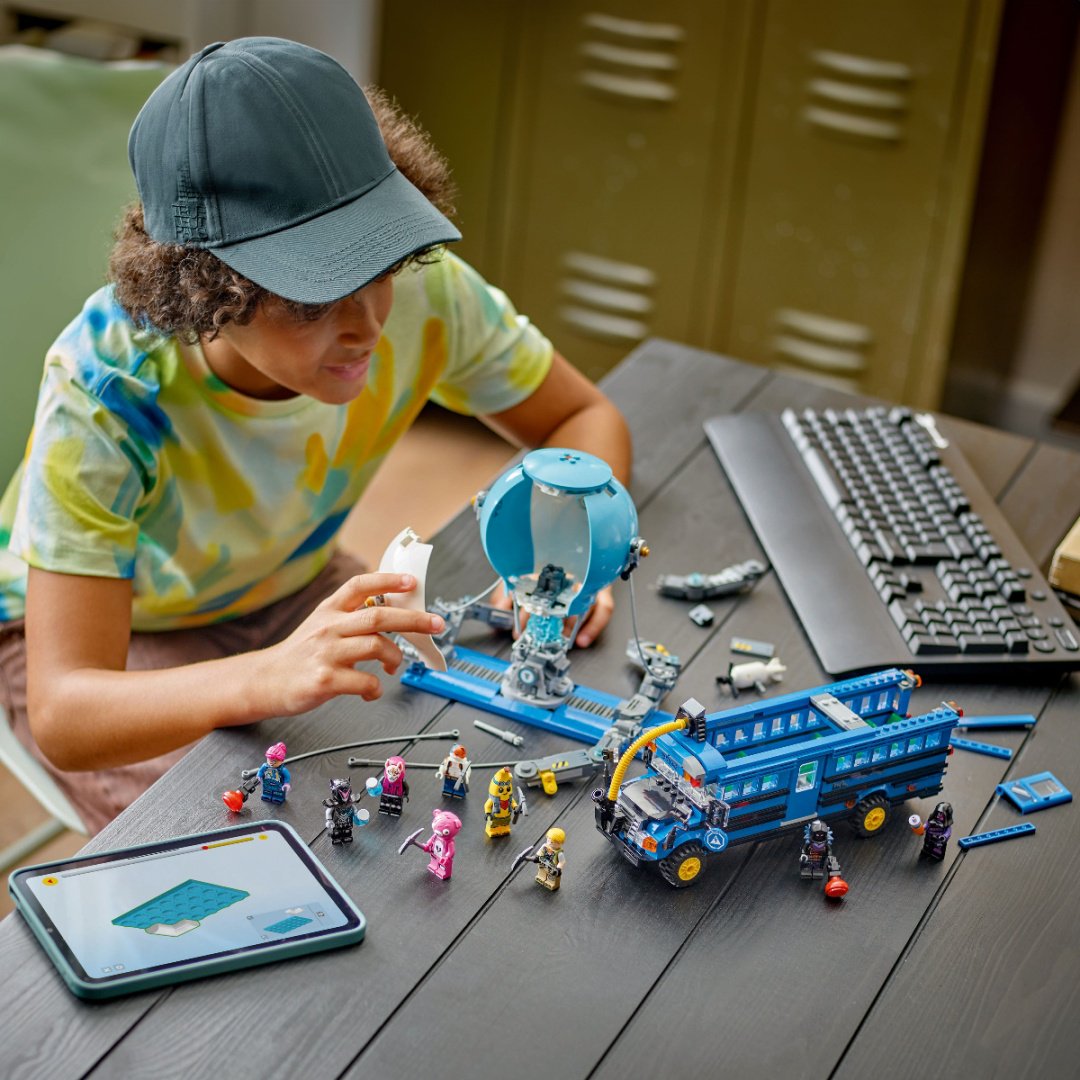 Конструктор LEGO Боевой автобус FORTNITE, деталей 954 шт купить,NaN