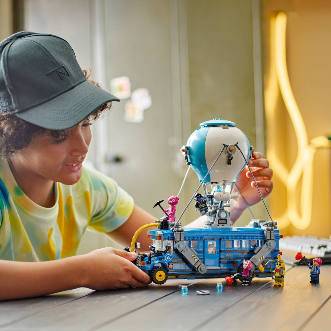 Конструктор LEGO Боевой автобус FORTNITE, деталей 954 шт купить,NaN