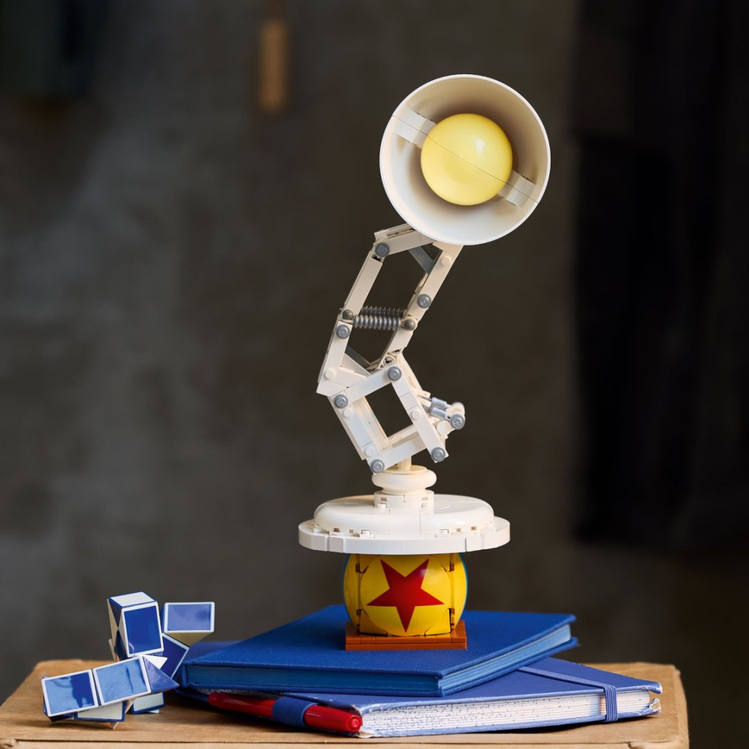 Конструктор LEGO Люксо младший Disney Pixar, деталей 613 шт