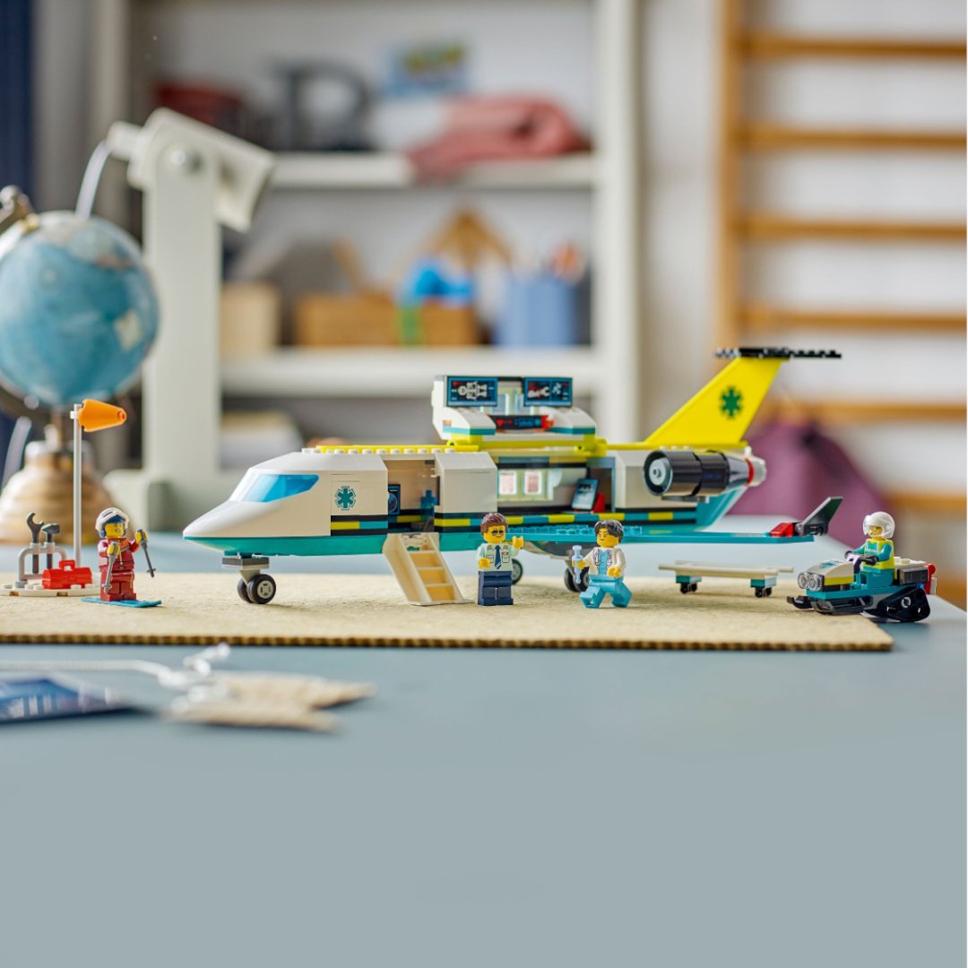 Конструктор LEGO Самолет санитарной авиации City, деталей 395 шт - ForteMarket Конструктор LEGO Самолет санитарной авиации City, деталей 395 шт купить,0