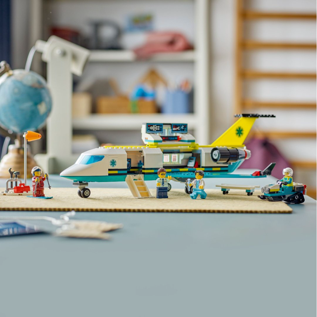 Конструктор LEGO Самолет санитарной авиации City, деталей 395 шт купить,42354
