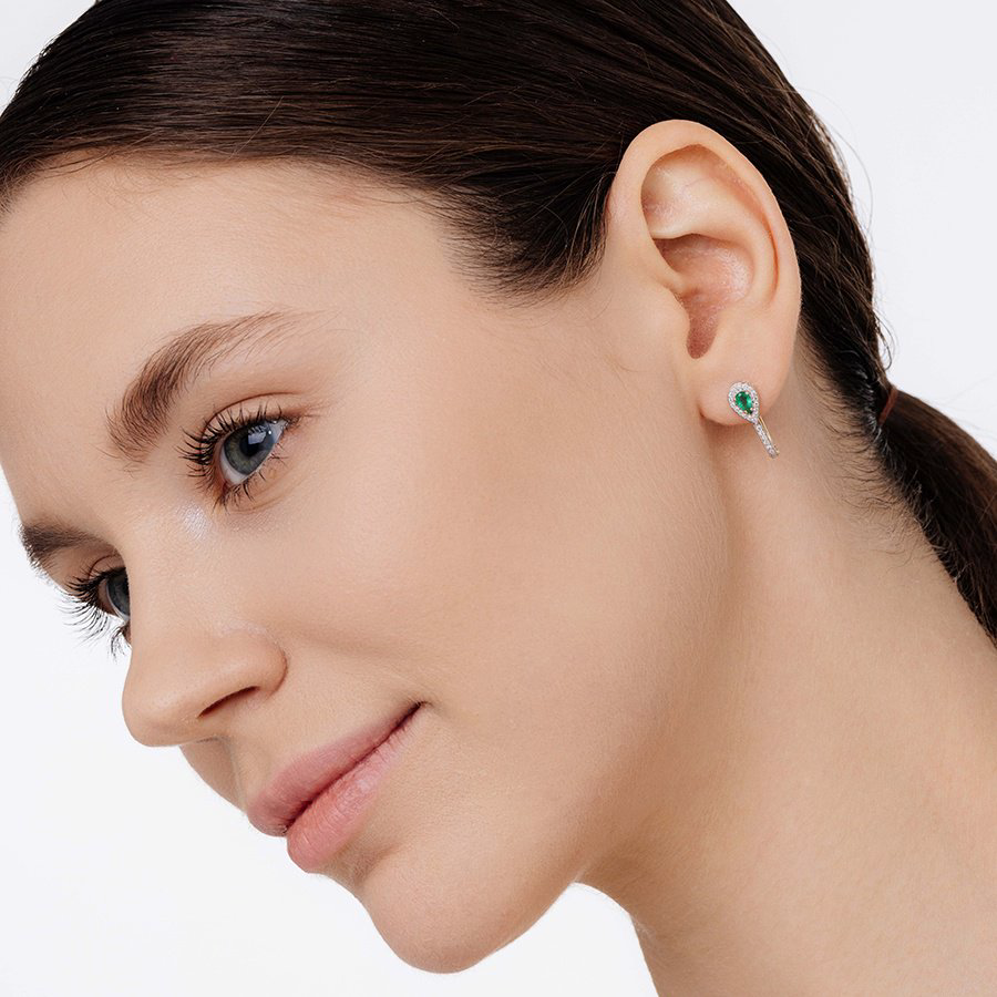 Серьги АЛЬКОР 25627-301 вес 2.63 г золото, бриллиант, изумруд купить,365000