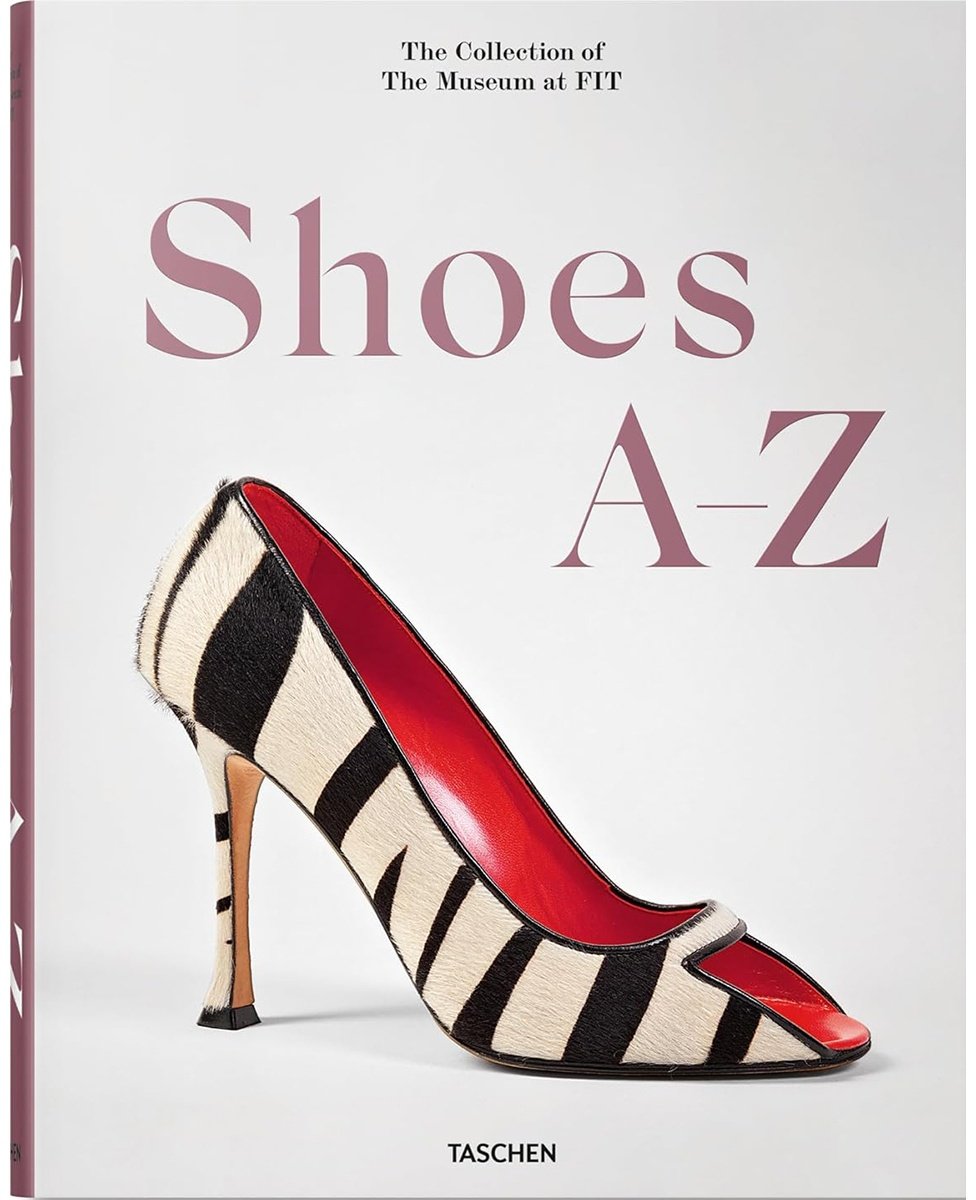 Книга Shoes A-Z.&nbsp;The Collection of The Museum at FIT купить,NaN
