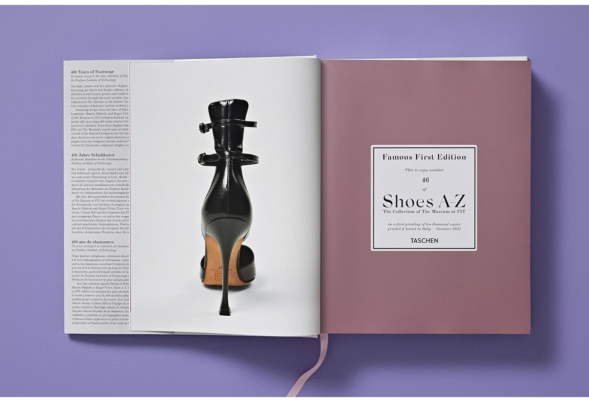 Книга Shoes A-Z.&nbsp;The Collection of The Museum at FIT купить,NaN