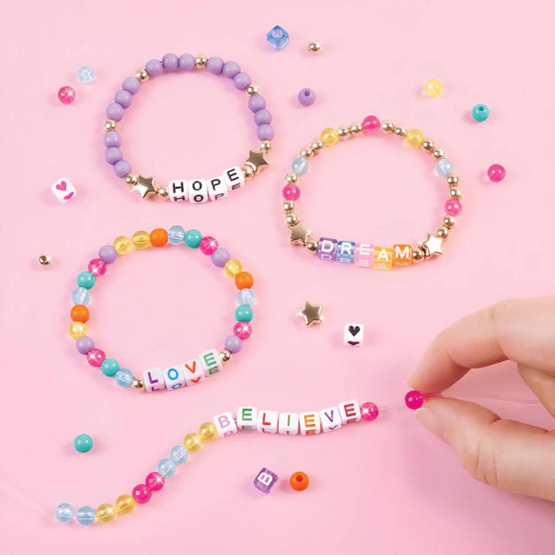 Набор для творчества Make It Real Создание браслетов Say Yes! Alphabet Bead Bracelet Set - ForteMarket Набор для творчества Make It Real Создание браслетов Say Yes! Alphabet Bead Bracelet Set купить,0