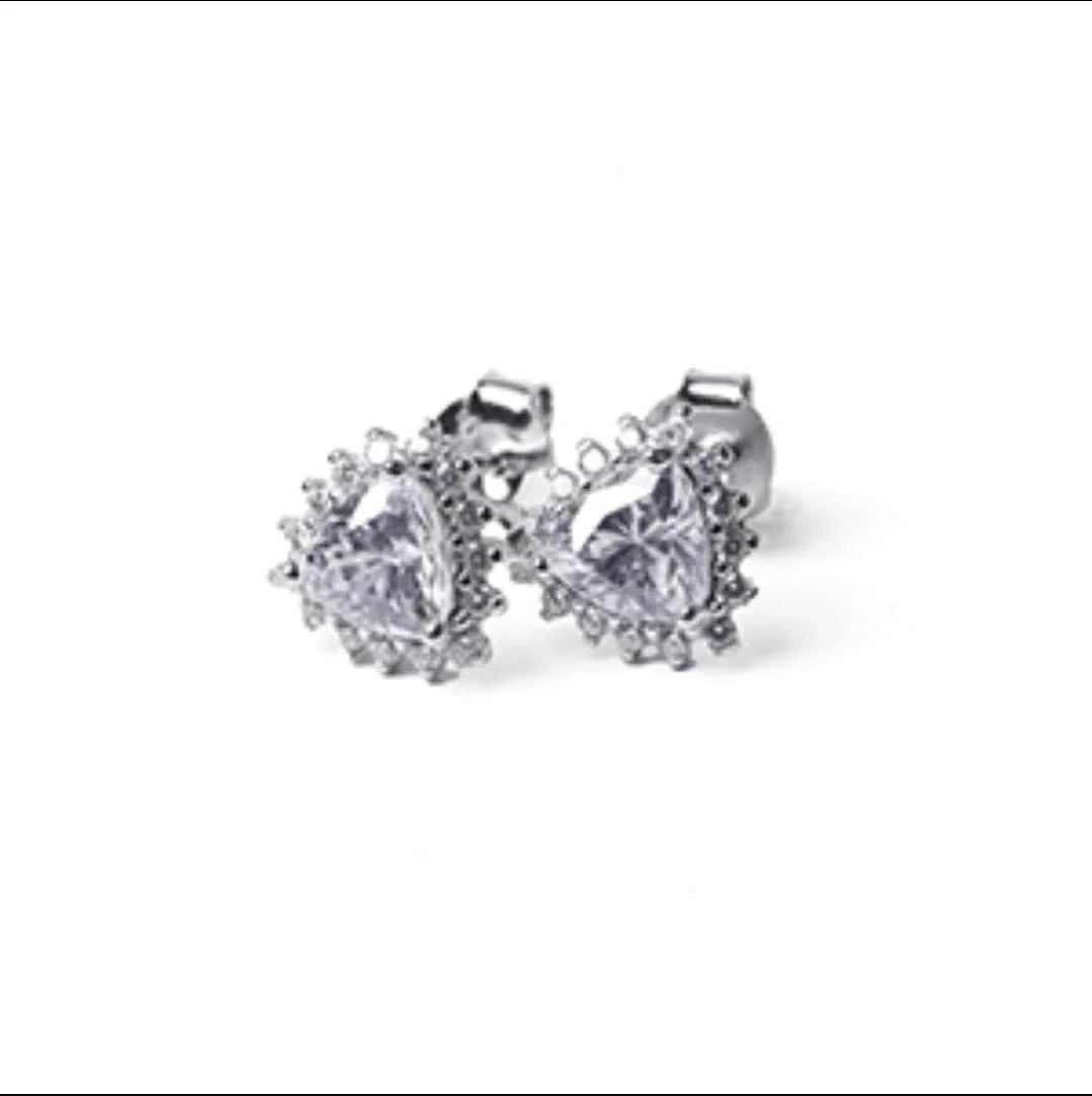 Серьги-пусеты Serebroff LST0097-E серебро 2.12гр купить,19000