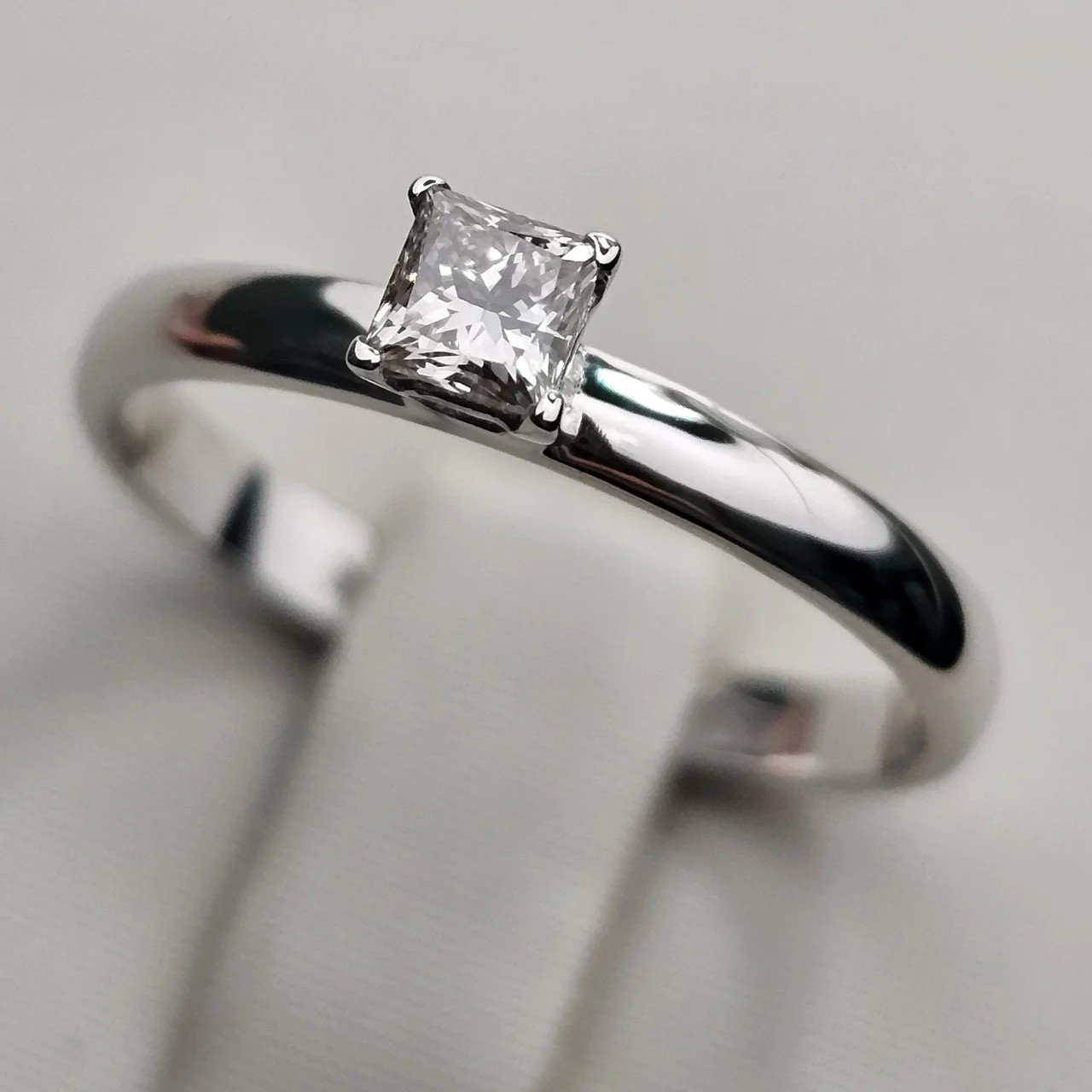 Кольцо Deimantas 111632274 16,5р 2,07гр 0,24ct. купить,NaN