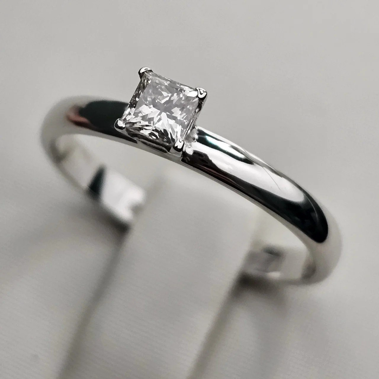 Кольцо Deimantas 111632274 16,5р 2,07гр 0,24ct. купить,NaN