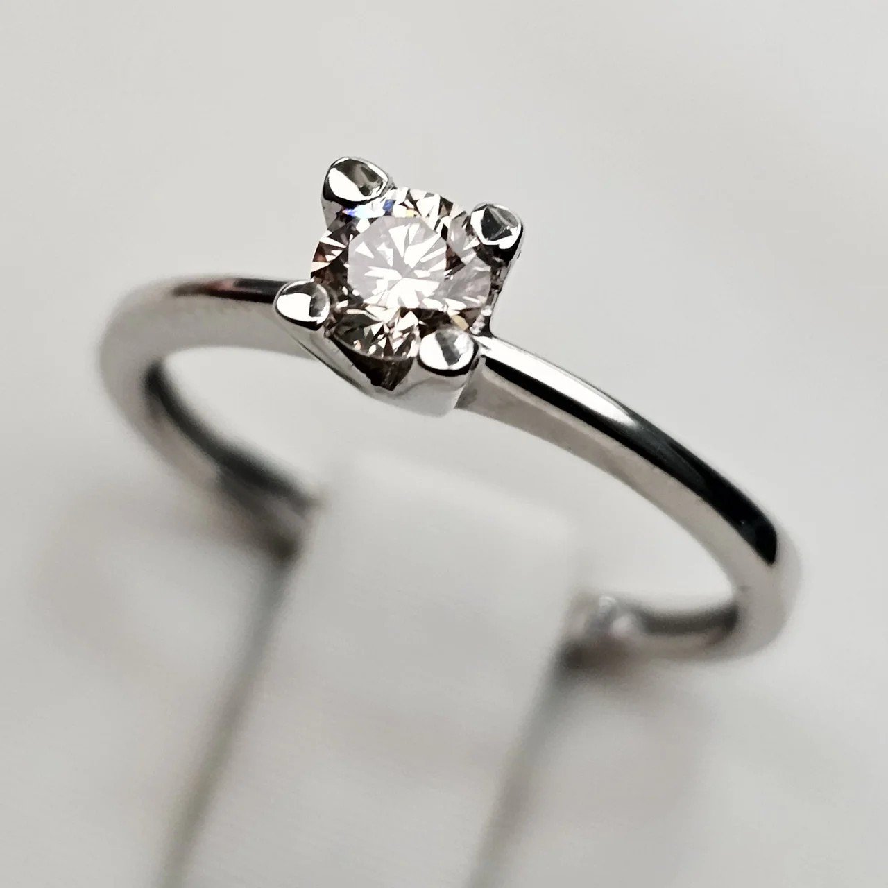 Кольцо Deimantas 111471742 15,5р 1,71гр 0,26ct. купить,NaN