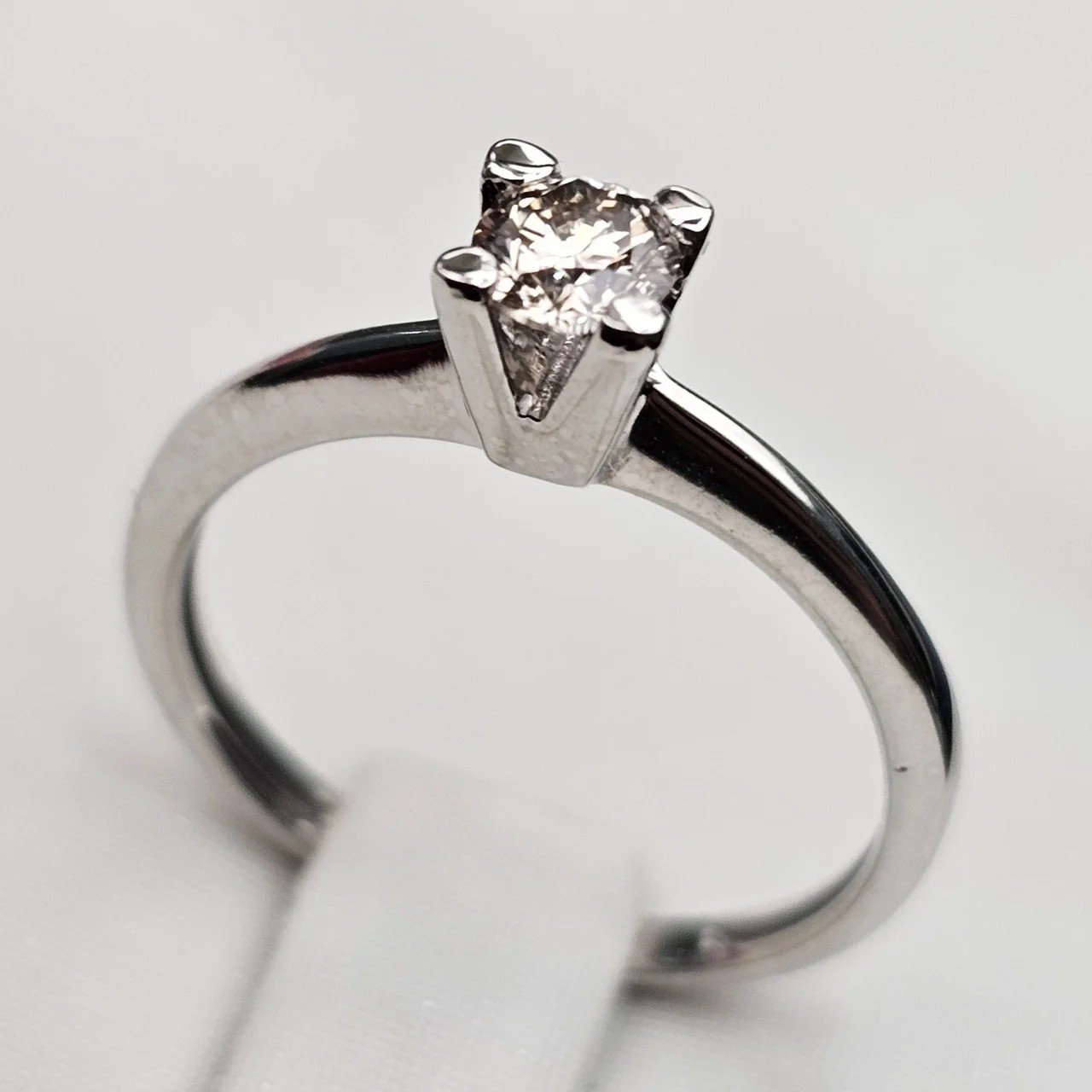 Кольцо Deimantas 111471742 15,5р 1,71гр 0,26ct. купить,NaN