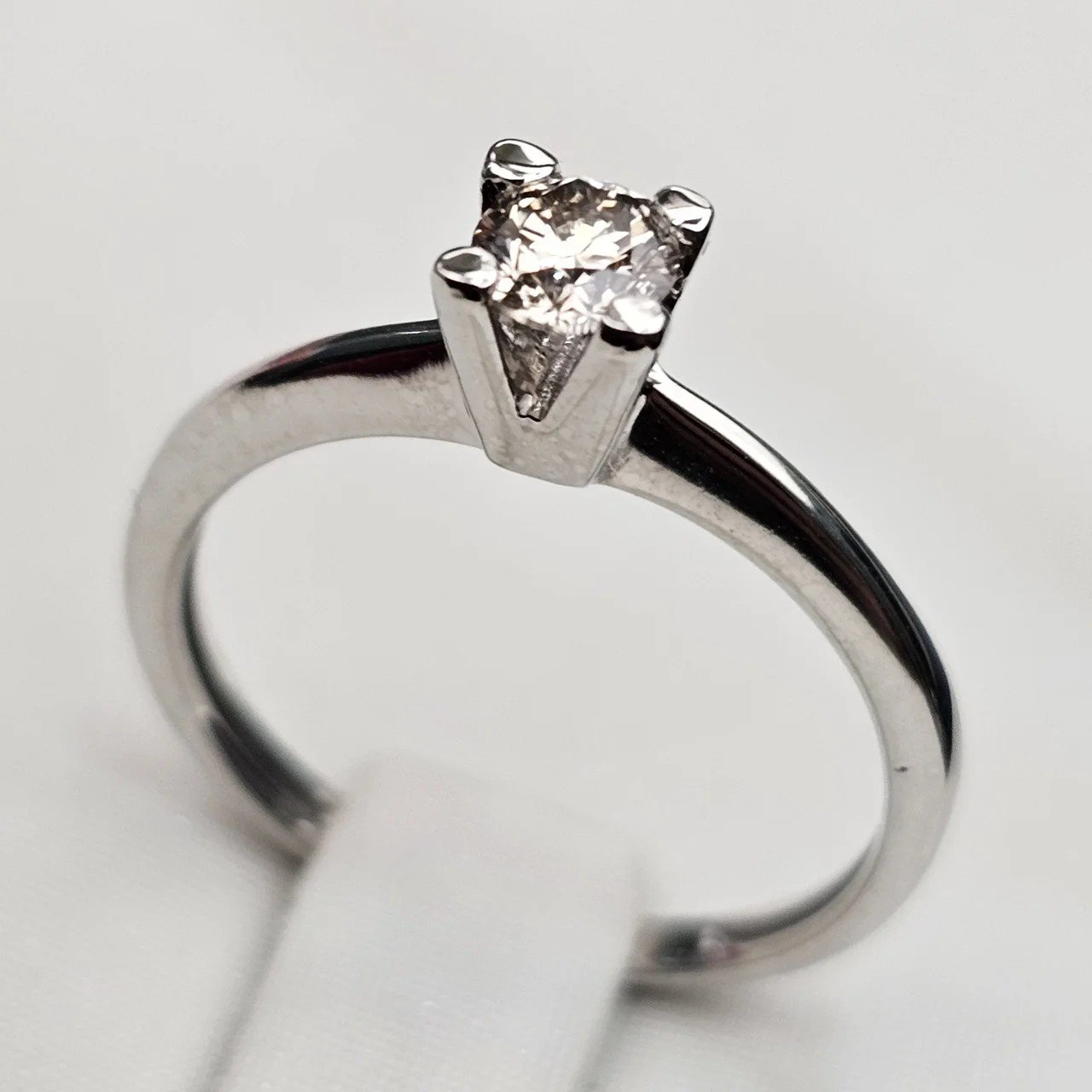 Кольцо Deimantas 111471742 15,5р 1,71гр 0,26ct. купить,NaN