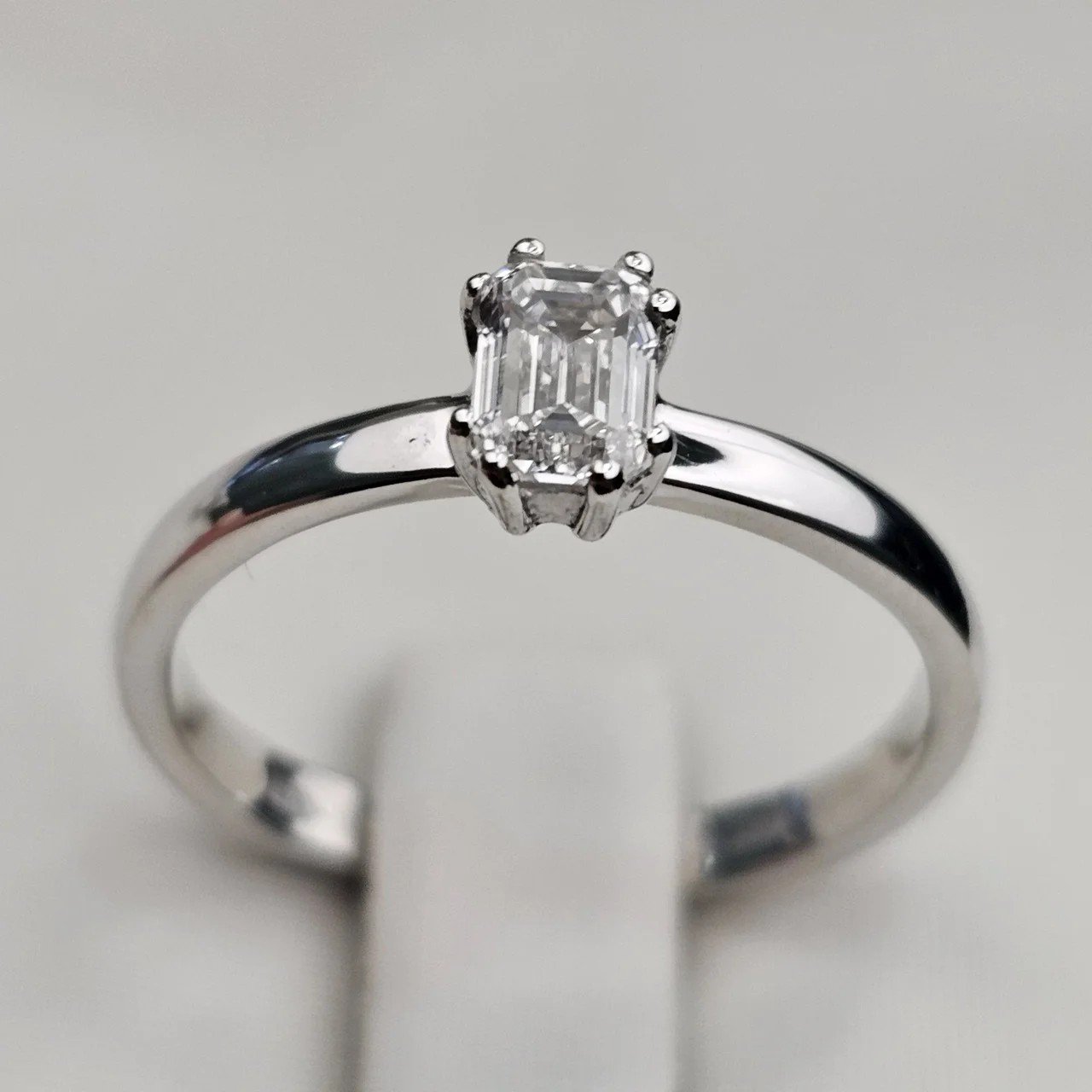 Кольцо Deimantas 111632546 16,5р 2,19гр 0,44ct. купить,NaN