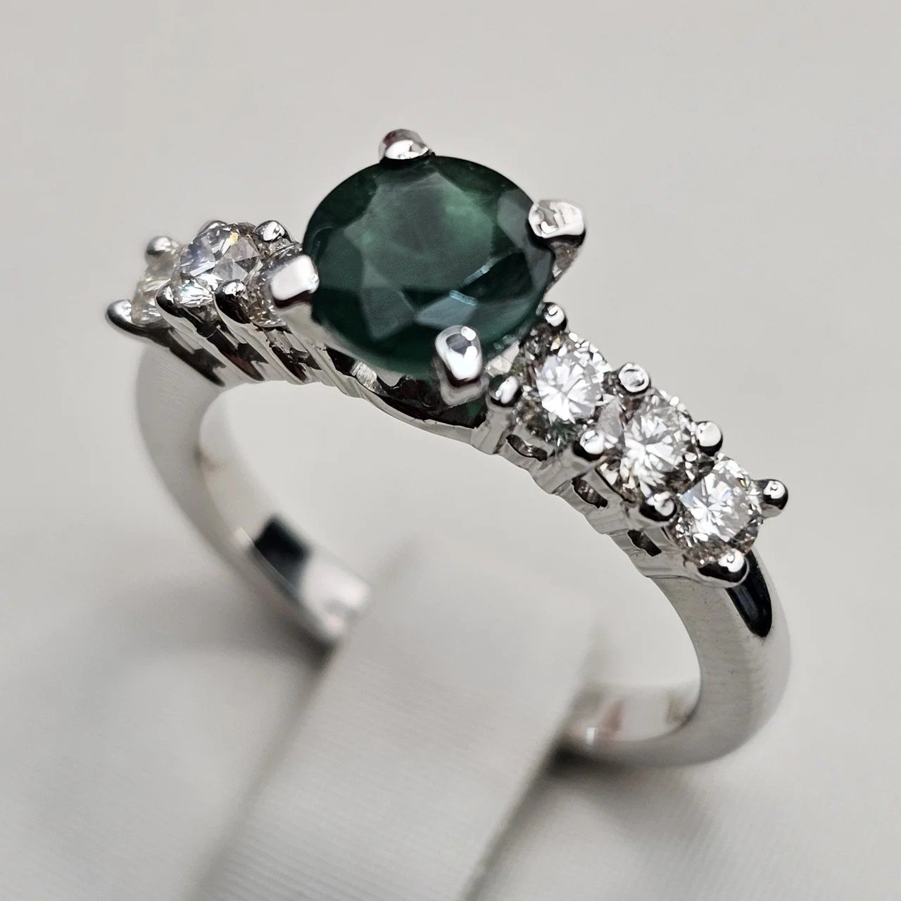 Кольцо Deimantas 111471749 16,5р 3,65гр 0,83ct 0,6ct. купить,NaN