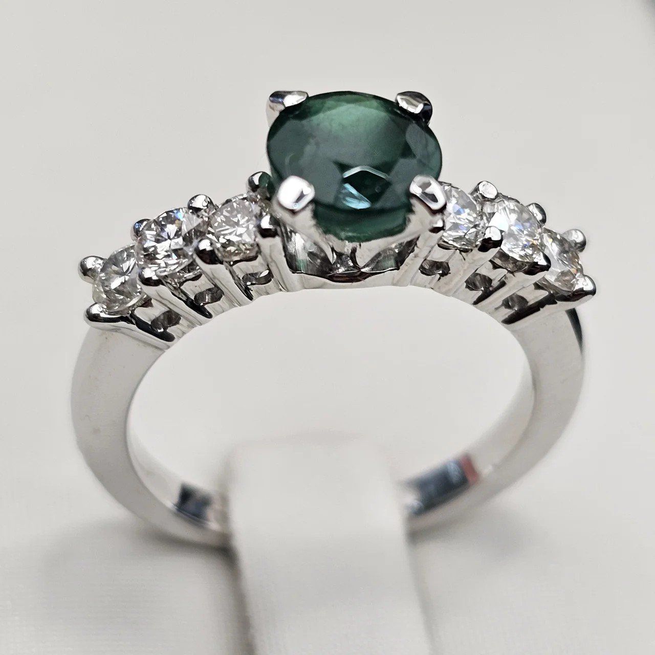 Кольцо Deimantas 111471749 16,5р 3,65гр 0,83ct 0,6ct. купить,NaN