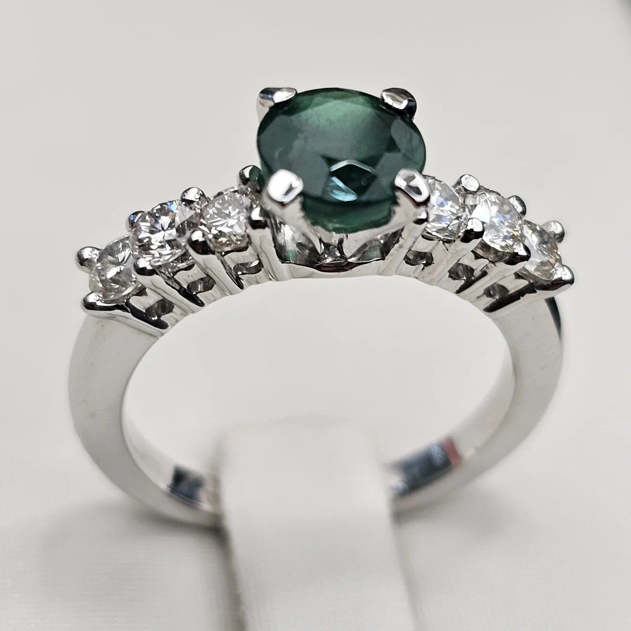 Кольцо Deimantas 111471749 16,5р 3,65гр 0,83ct 0,6ct. купить,NaN