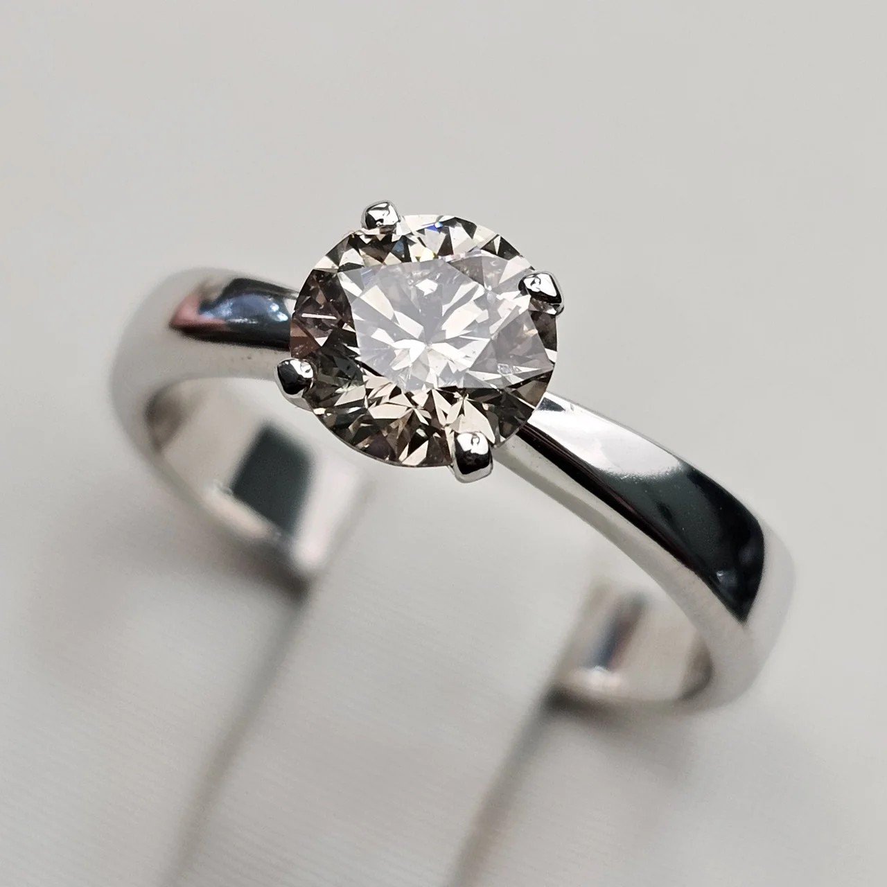 Кольцо Deimantas 111471798 16,5р 3,24гр 1,10ct. купить,NaN