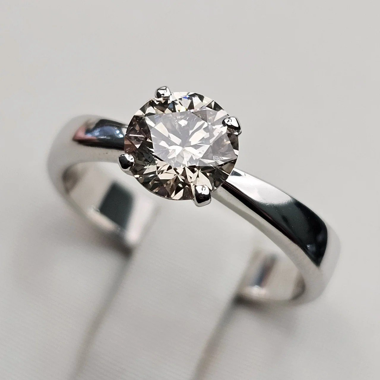 Кольцо Deimantas 111471798 16,5р 3,24гр 1,10ct. купить,NaN
