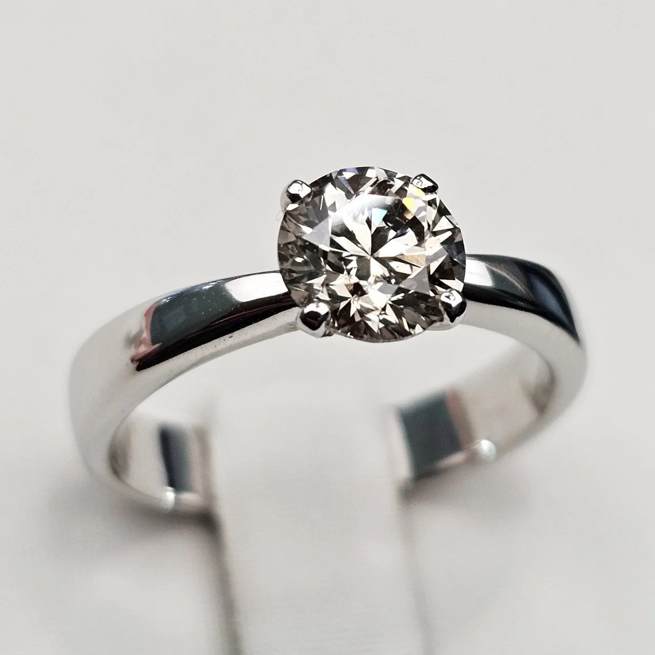 Кольцо Deimantas 111471798 16,5р 3,24гр 1,10ct. купить,NaN