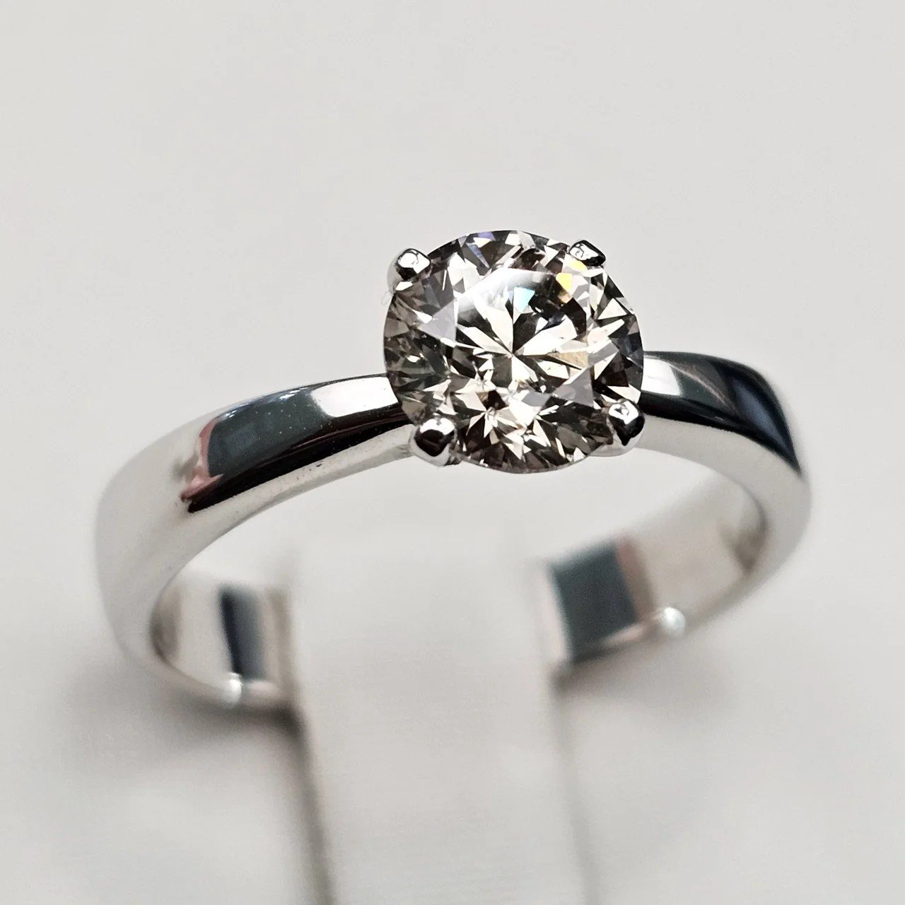 Кольцо Deimantas 111471798 16,5р 3,24гр 1,10ct. купить,NaN