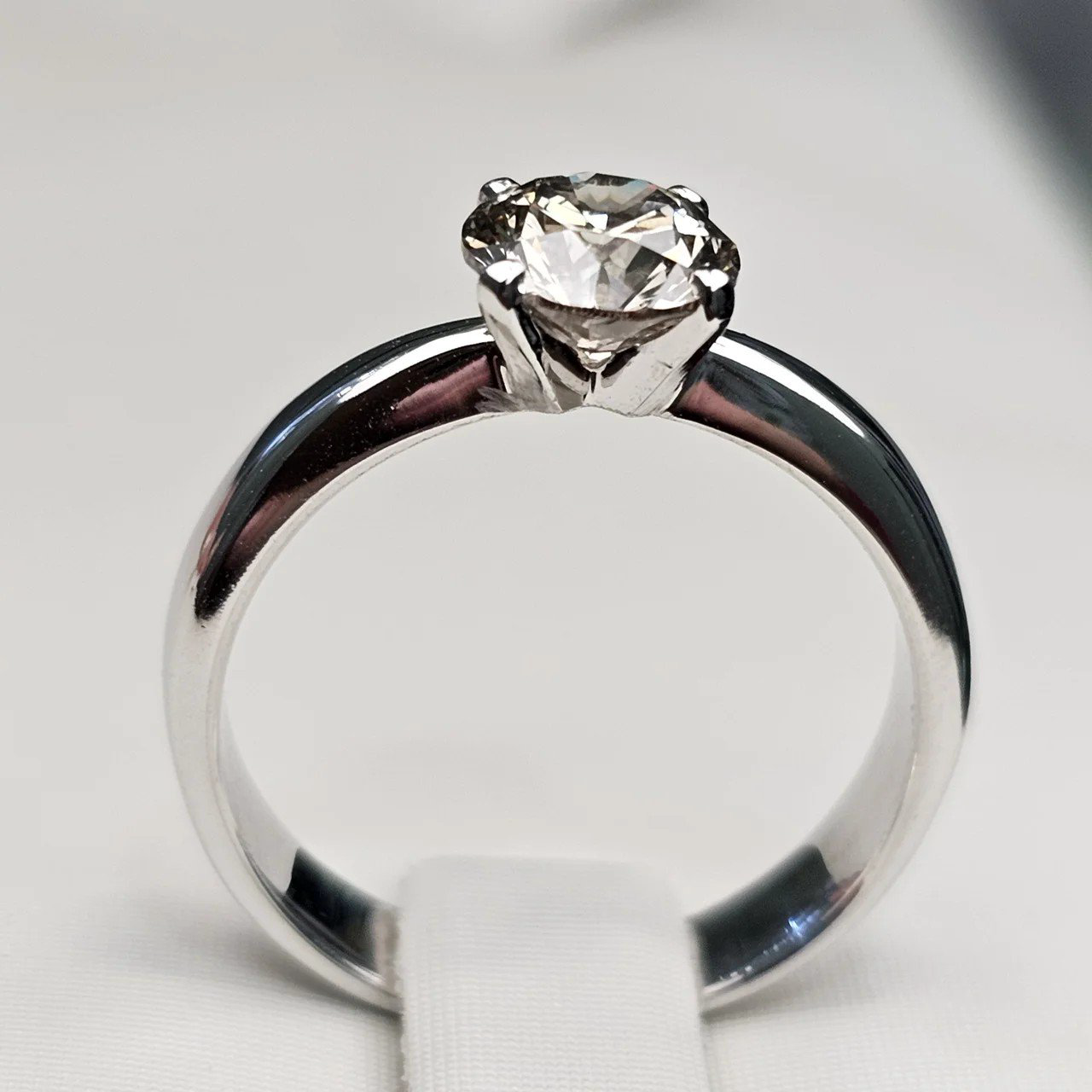 Кольцо Deimantas 111471798 16,5р 3,24гр 1,10ct. купить,NaN