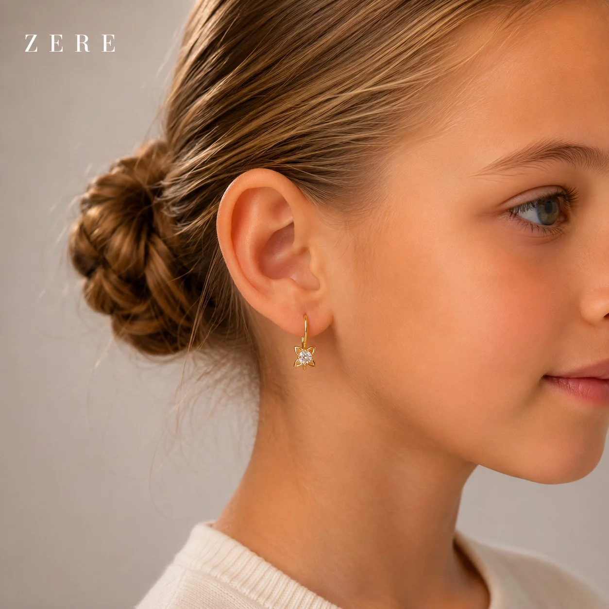 Серьги детские Zere ZR040637 цветочек красное золото 0.75 гр купить,58625