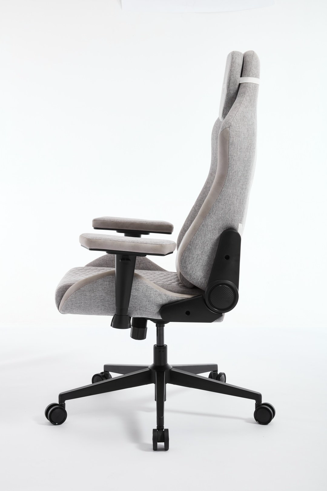 Игровое кресло AeroCool CROWN Loft Light Grey, черный, серый - ForteMarket Игровое кресло AeroCool CROWN Loft Light Grey, черный, серый купить,98039