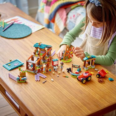 LEGO Приют для сельскохозяйственных животных Friends 42617, деталей 489 шт купить,NaN