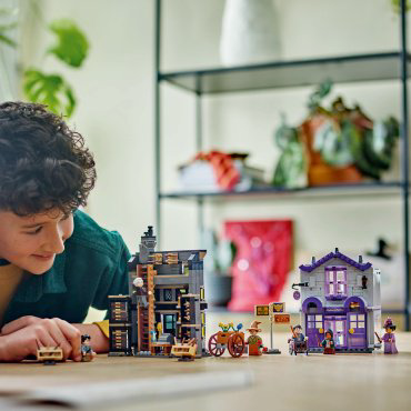 LEGO Мантии Олливандера и мадам Малкин Harry Potter 76439, деталей 744 шт купить,NaN
