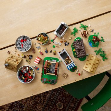 LEGO Средневековая городская площадь Icons 10332, деталей 3304 шт купить,NaN