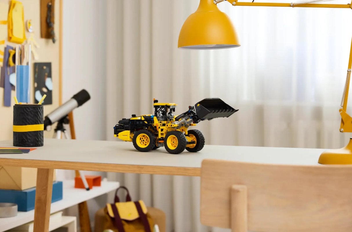 Конструктор LEGO Электрический колесный погрузчик Volvo L120, деталей 973 шт купить,NaN