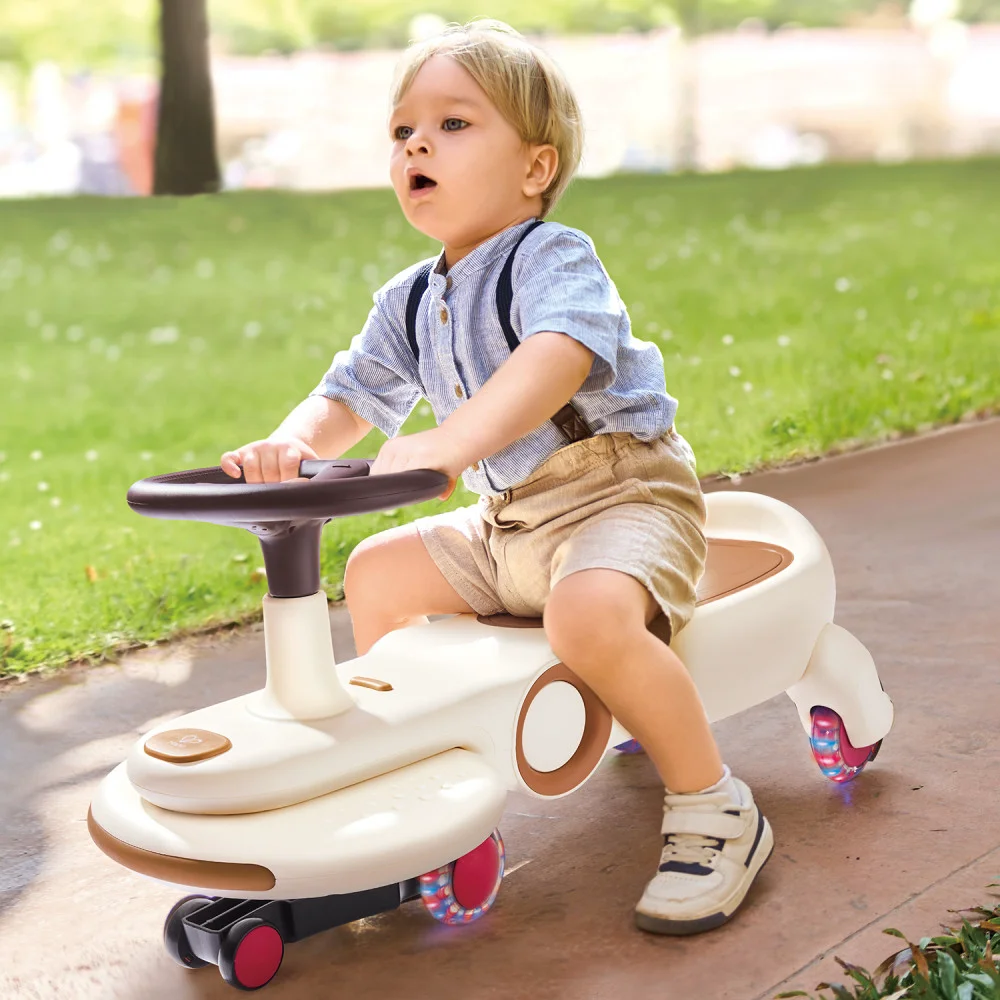 Беговел Hape Первый транспорт E1224_HP белый купить,NaN