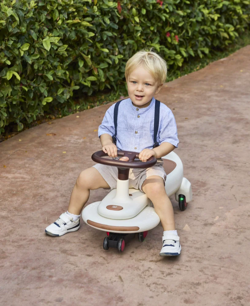 Беговел Hape Первый транспорт E1224_HP белый купить,NaN