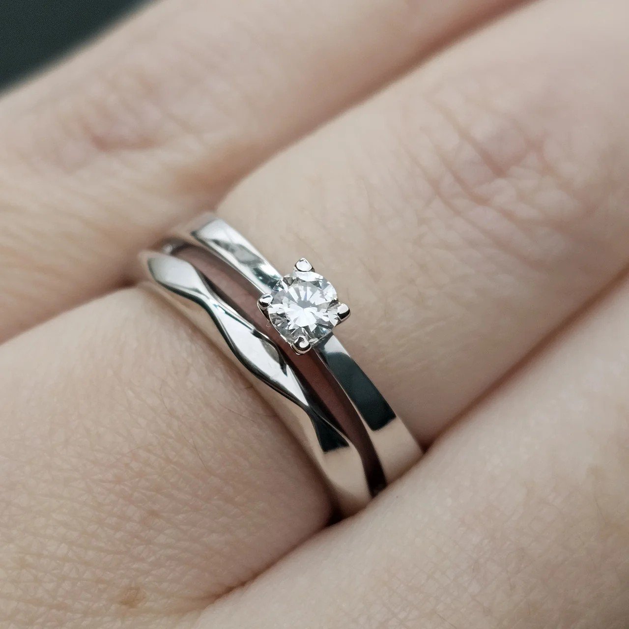 Кольцо Deimantas 111696251 17р 3,3гр 0,20ct. купить,NaN