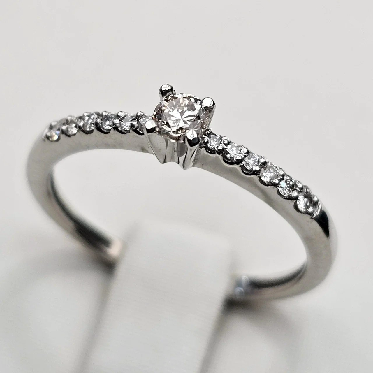 Кольцо Deimantas 111434491 16,5р 1,52гр 0,1ct. купить,NaN