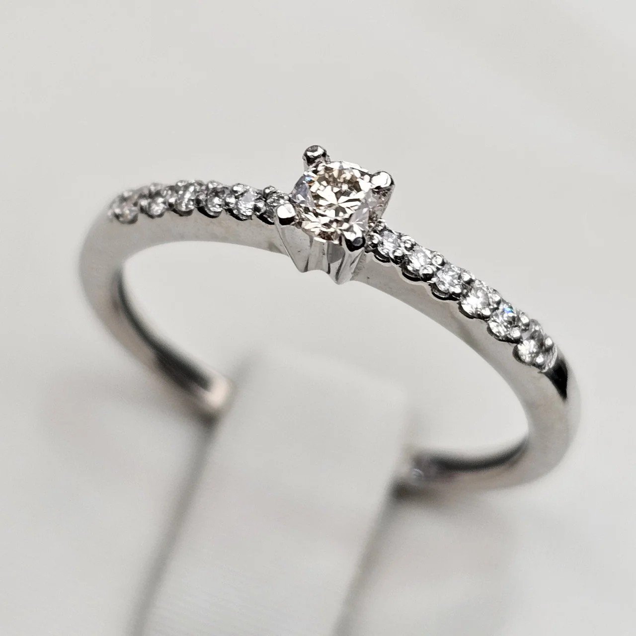 Кольцо Deimantas 111434491 16,5р 1,52гр 0,1ct. купить,NaN