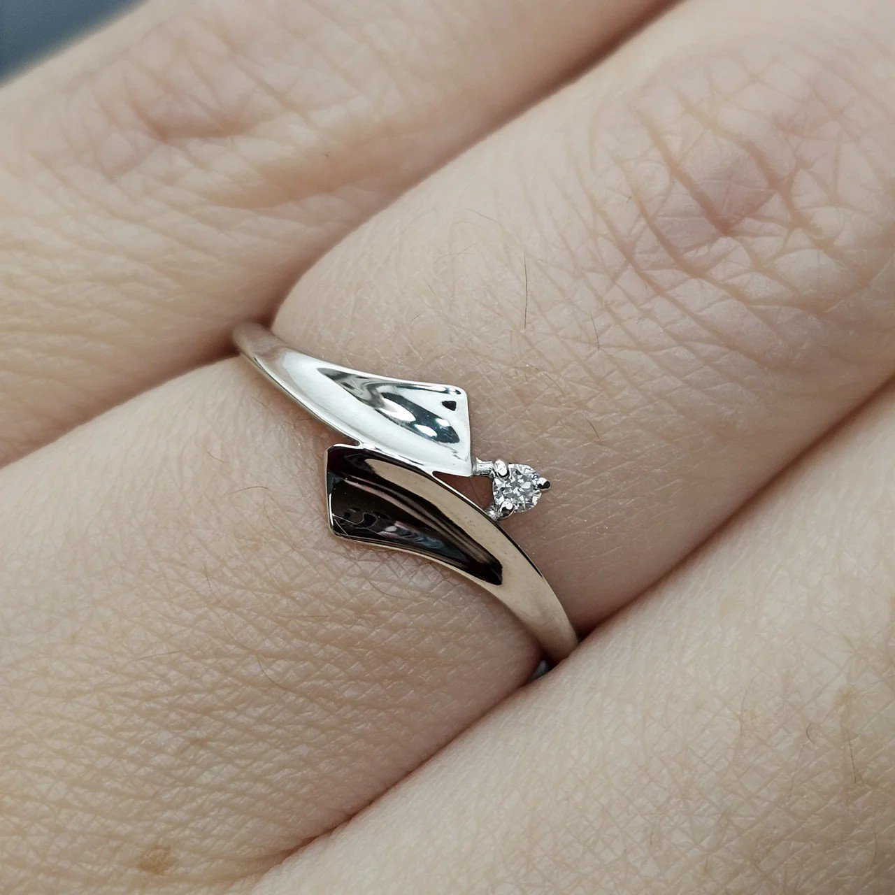 Кольцо Deimantas 111416199 17р 1,02гр 0,054ct. купить,NaN