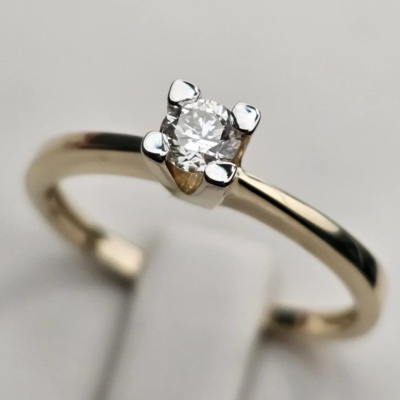 Кольцо Deimantas 111696107 17р 2,12гр 0,20ct. купить,NaN