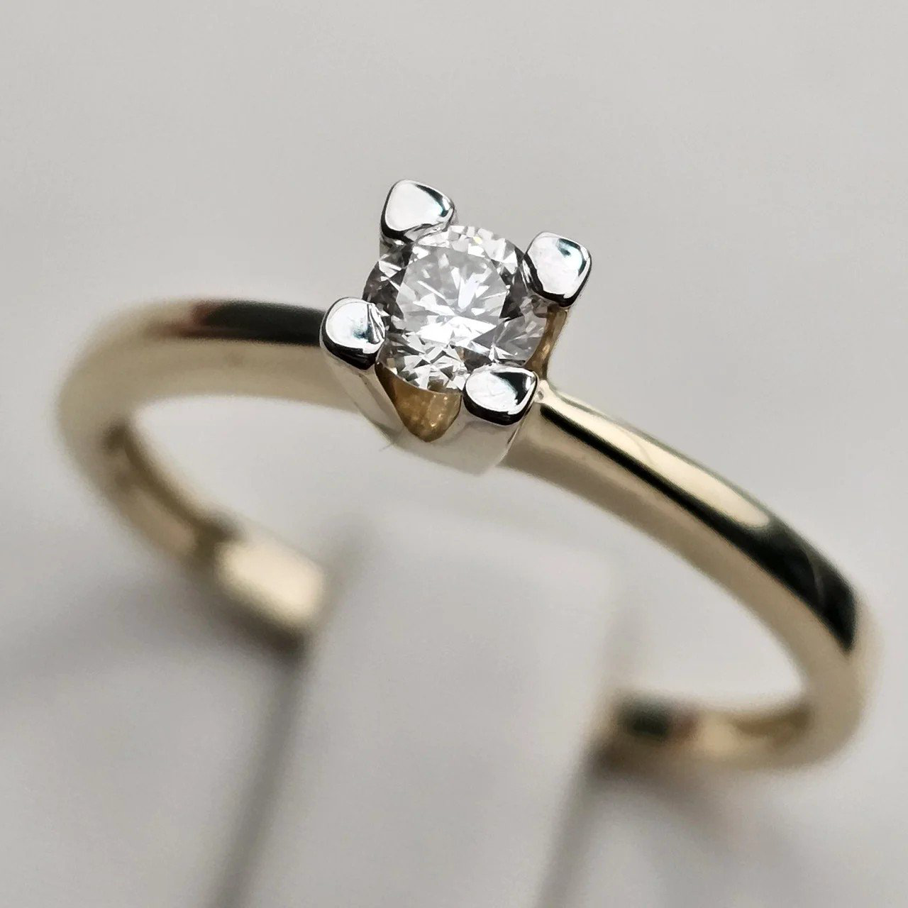 Кольцо Deimantas 111696107 17р 2,12гр 0,20ct. купить,NaN