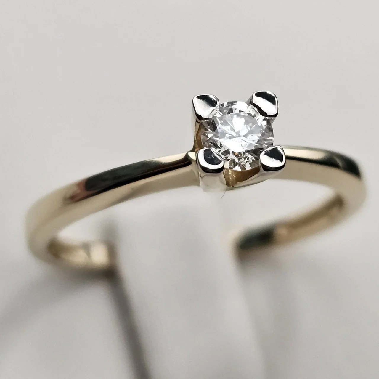 Кольцо Deimantas 111696107 17р 2,12гр 0,20ct. купить,NaN