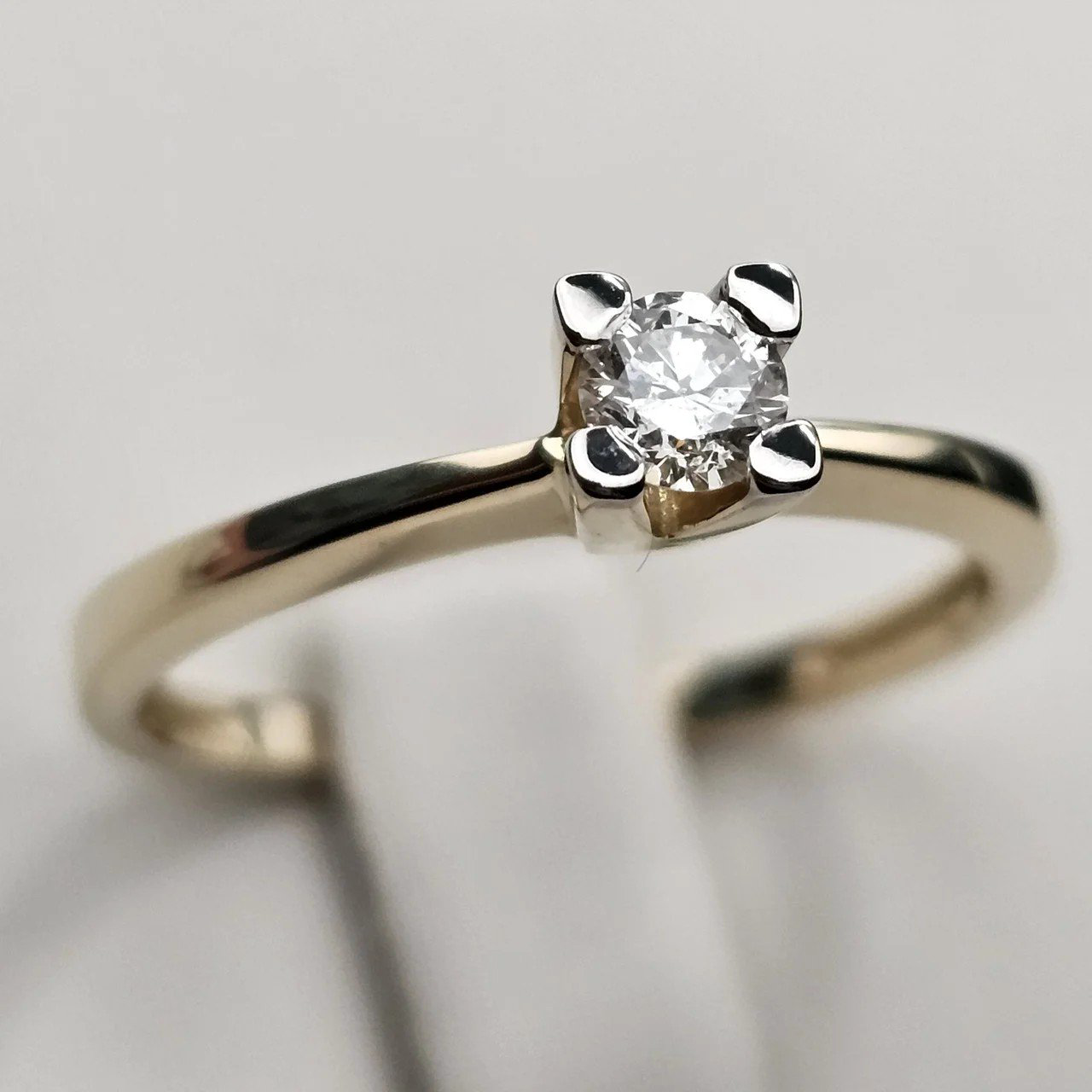 Кольцо Deimantas 111696107 17р 2,12гр 0,20ct. купить,NaN
